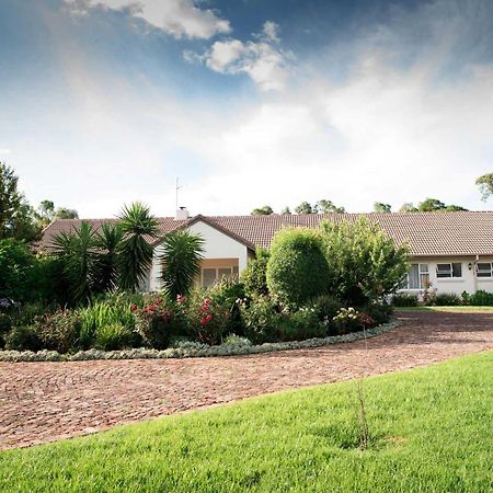 Amohela Guesthouse Midrand Exterior photo