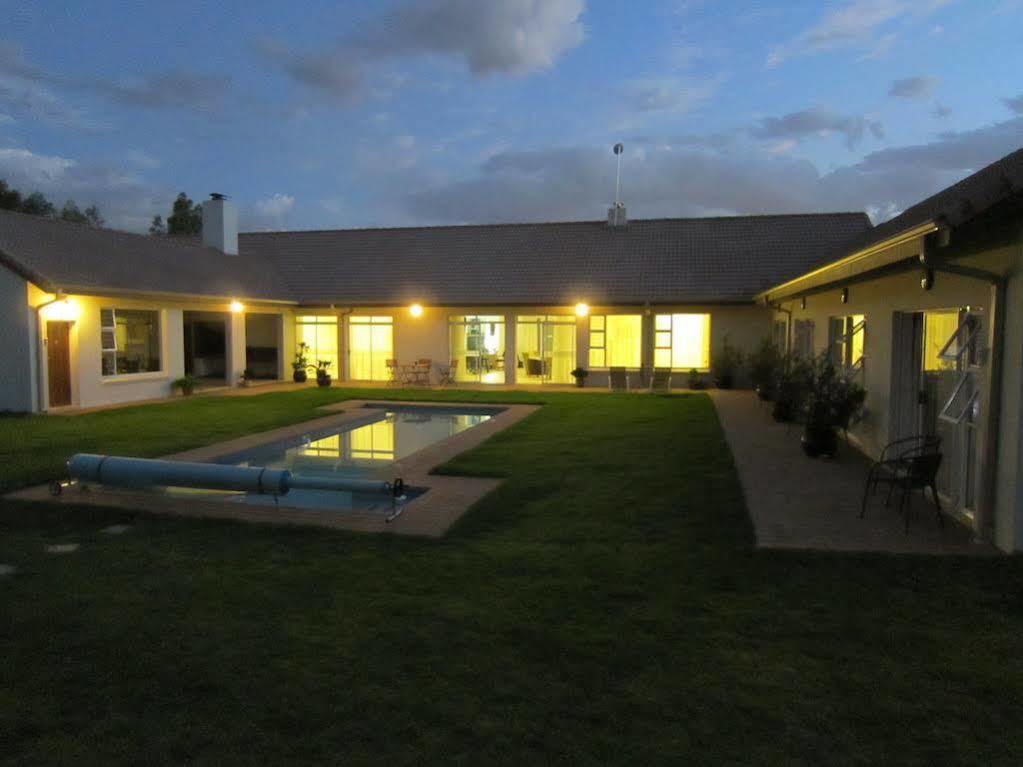Amohela Guesthouse Midrand Exterior photo